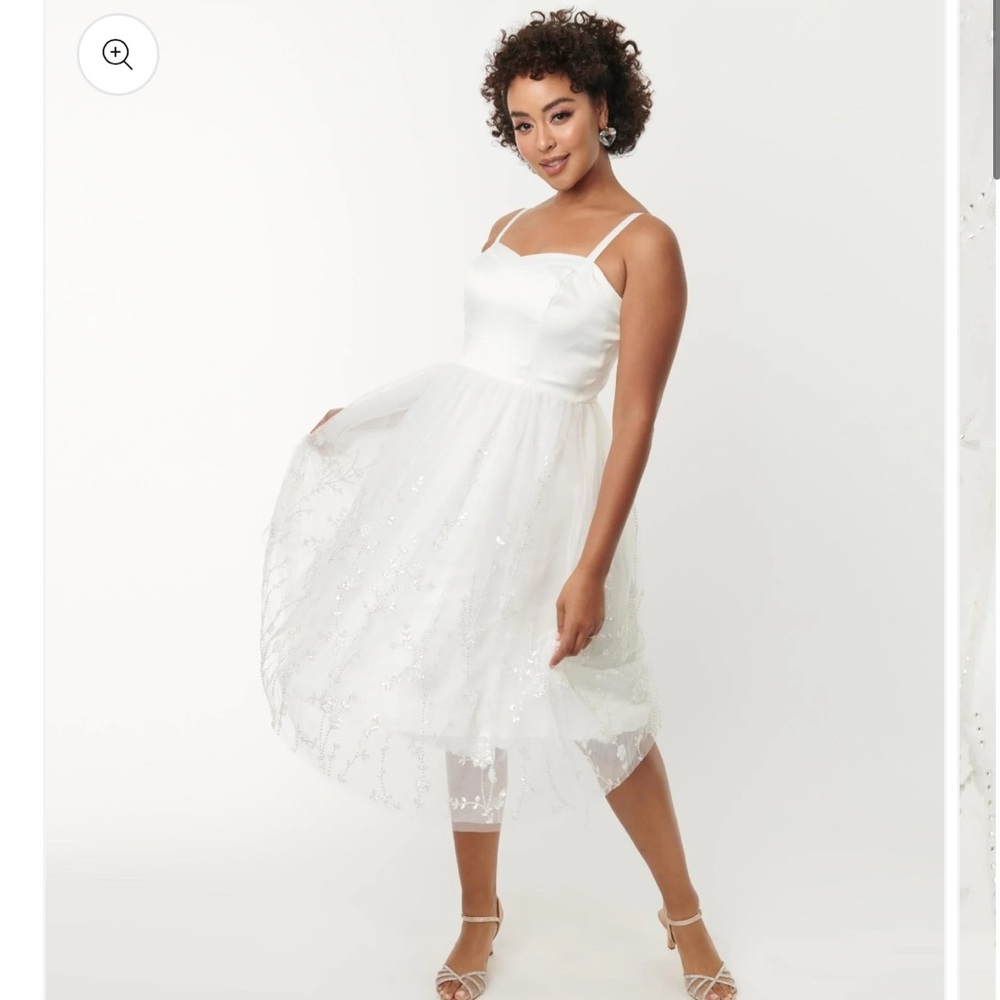 Elegant White Tulle Spaghetti Strap Dress